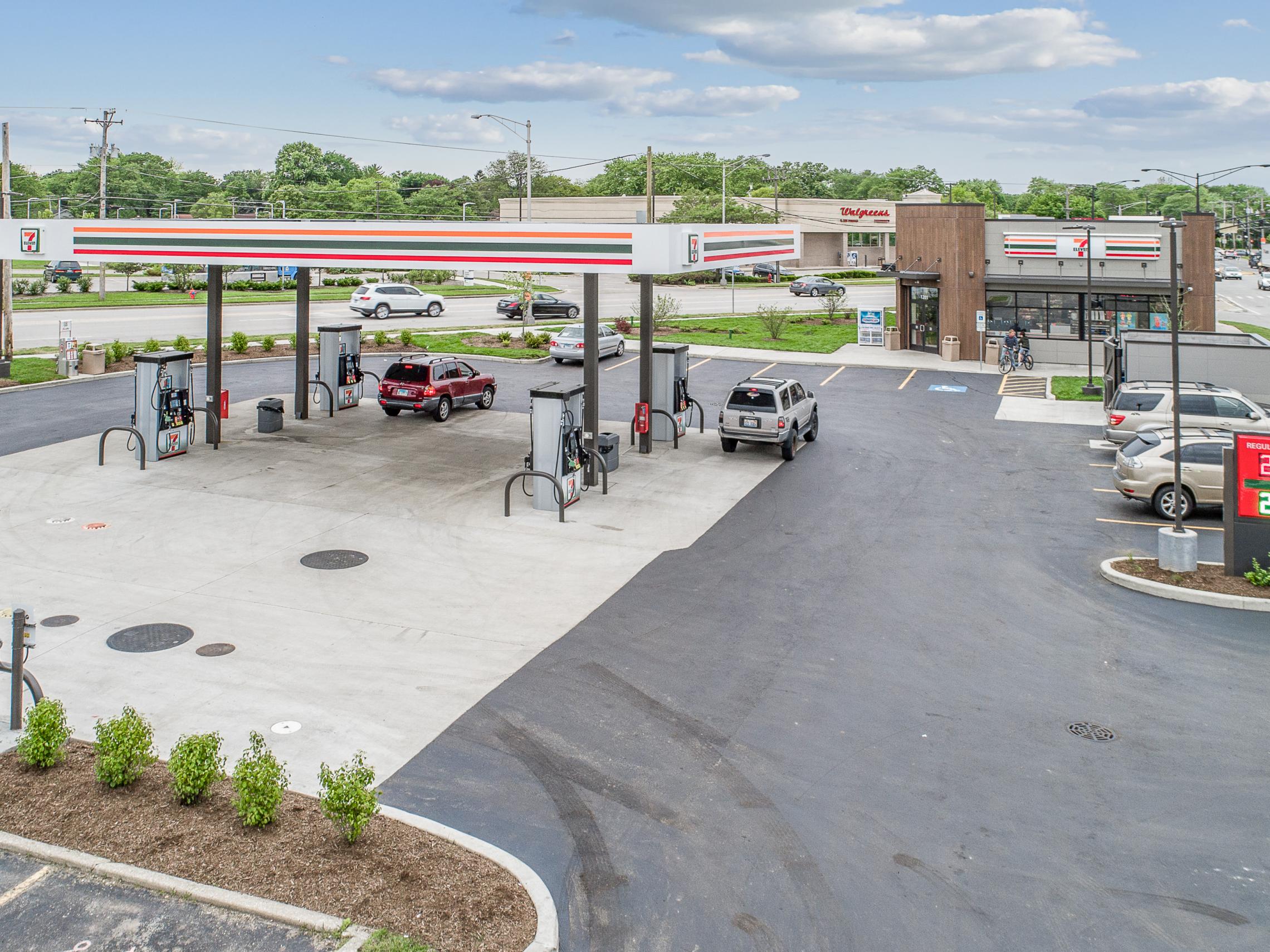 7-11 1201 E. Central Avenue, Mount Prospect 