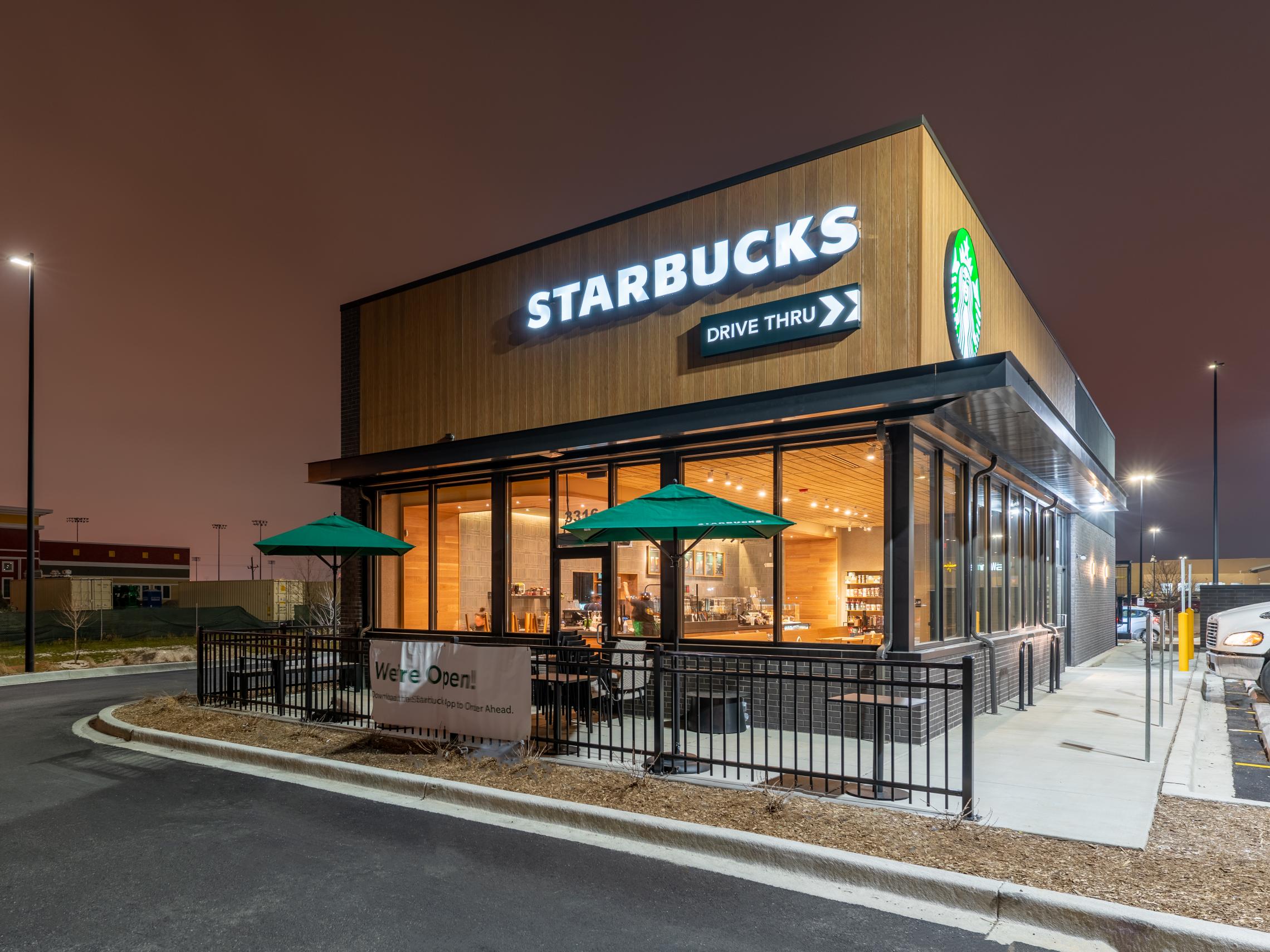 Freestanding Starbucks with Drive-Thru, Cicero, IL